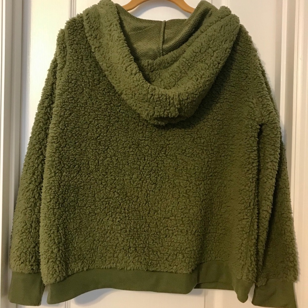 NWOT Teddy jacket, green. - Picture 3 of 8